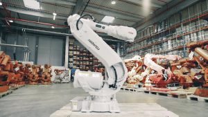ABB binlerce eski robotun yeniden üretimi ve geri dönüşümü ile üretimi daha da sürdürülebilir hale getiriyor