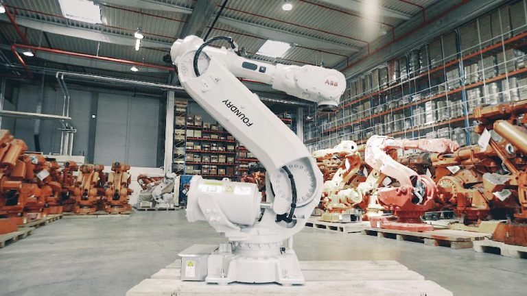 ABB binlerce eski robotun yeniden üretimi ve geri dönüşümü ile üretimi daha da sürdürülebilir hale getiriyor