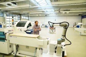 Universal Robots’un yeniden geliştirdiği UR10e şimdi daha güçlü